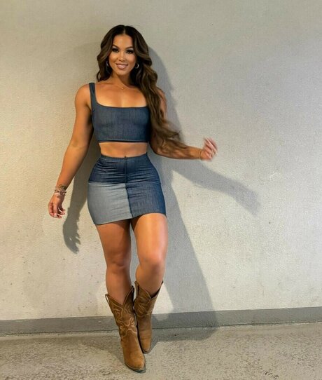 bfitntrain model nice pics