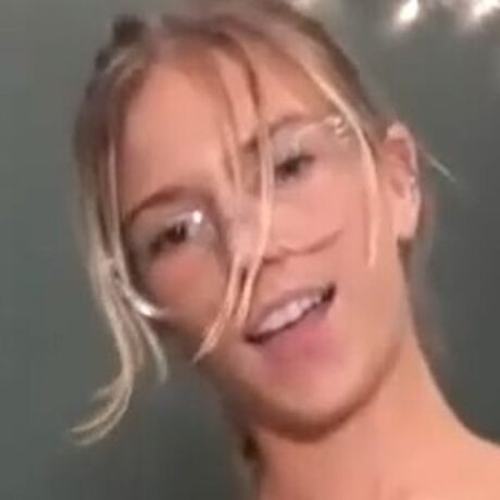 Oliviahansley Profile pic