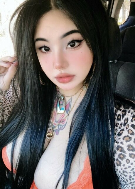 Sobaroll nude model picture