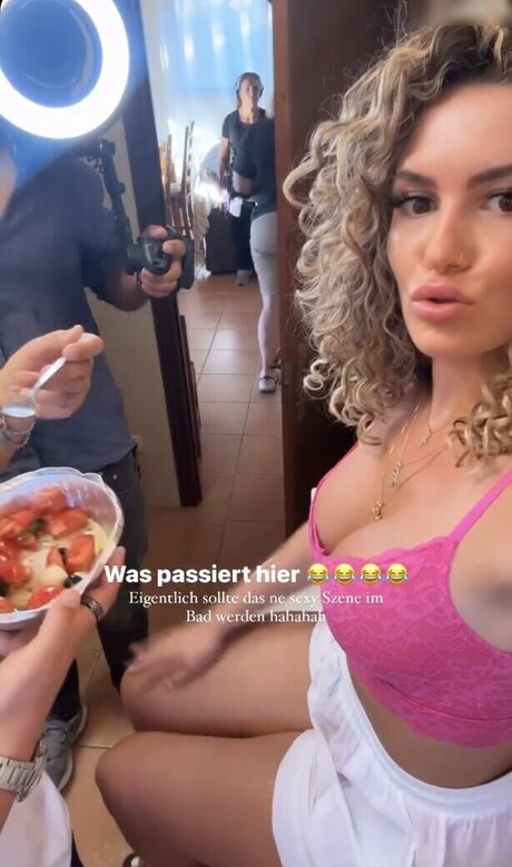 Sophie Imelmann nude model img