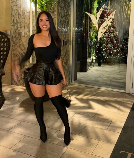 linnsquatsmore high quality model galleries