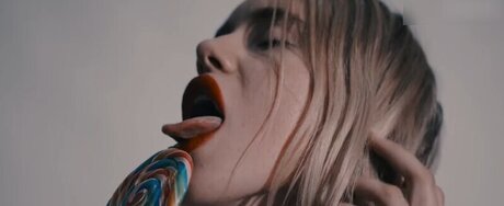 hollaura pretty star pics