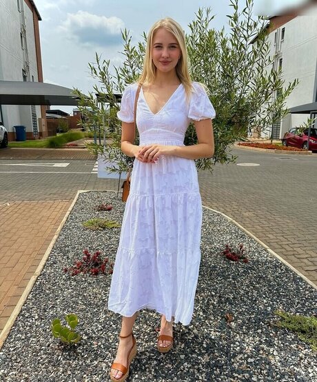 Juliet Small free model pics