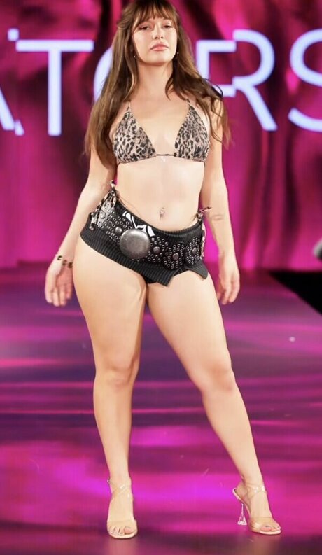 Amariah Morales art model pics