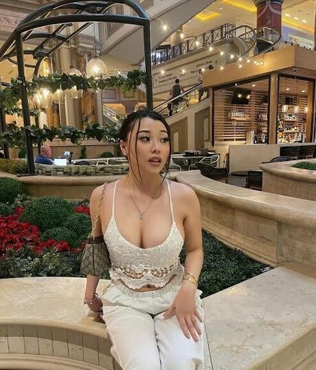 Katelyn Young model hd pictures