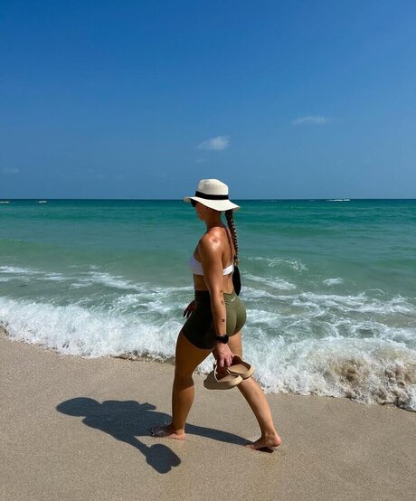 Lisa Marie Wohlmuth art model photo