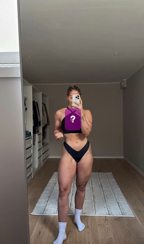 Lisa Marie Wohlmuth nice star image