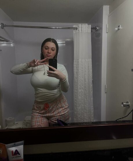 Caiidenn nudes model photo