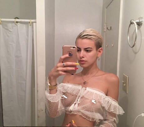 Hayden Graye erotic star img