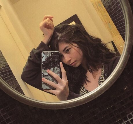 Path Wei_ model exclusive pics