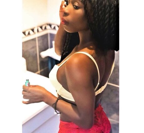 fsemelagne nude pornstar image