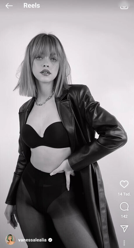 Vanessa Kunz sexy actress galleries