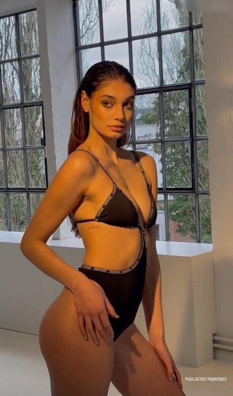 Sarah Posch hd star pic