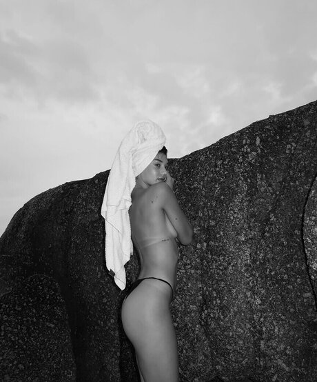 Sarah Posch high quality star gallery