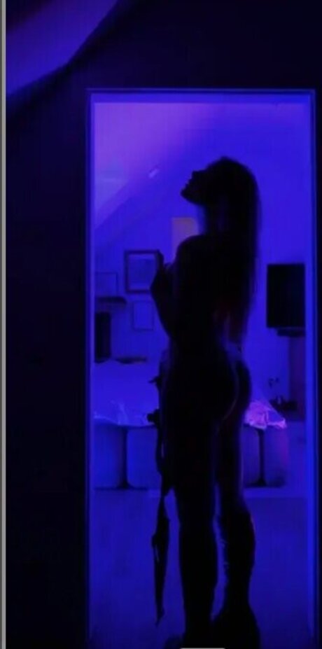 Cirizzle pornographic model galleries