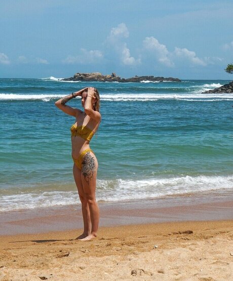 Nadine Bergmann adult model photos