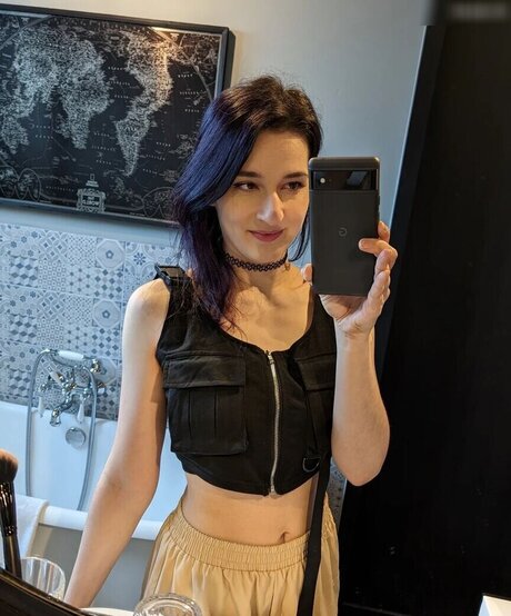 Haselnuuuss nudes actress photos