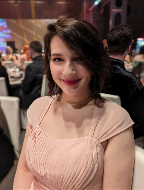 Haselnuuuss xxx actress galleries