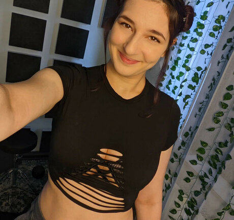 Haselnuuuss best model pic