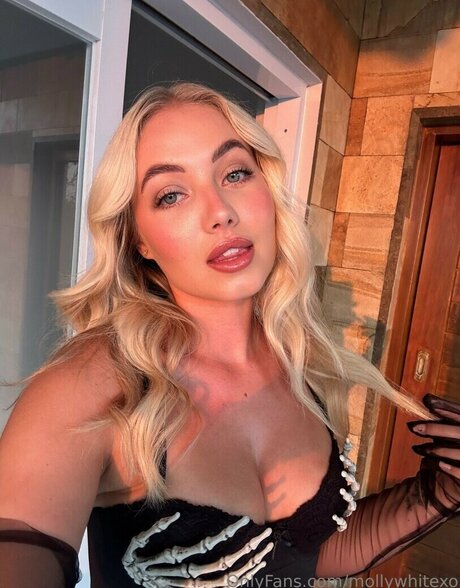 MollyWhiteXO sex actress photo