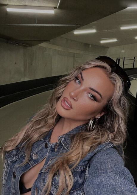 Eileensziv sex star gallery