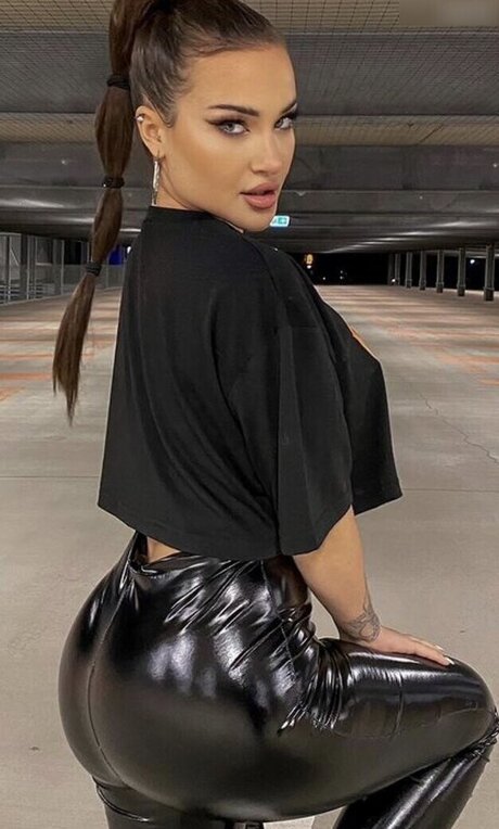 Eileensziv star adult picture