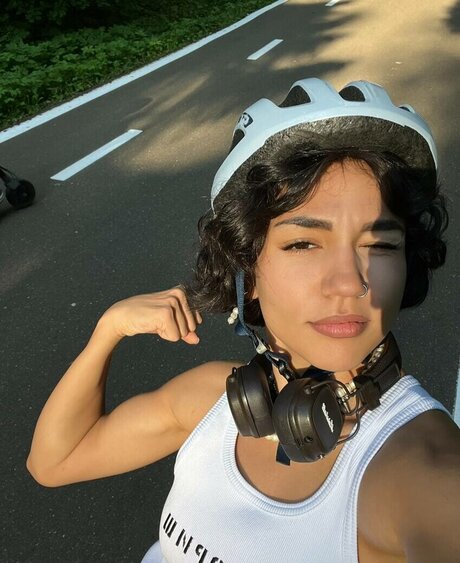 Yashankulova model beautiful image