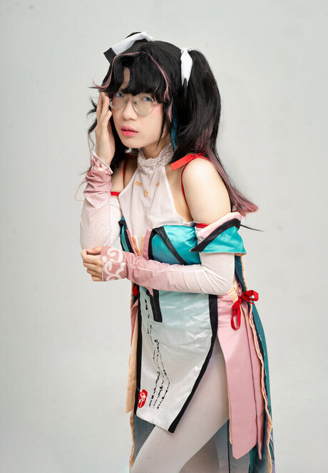 me pege7 nude model img