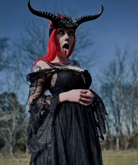 Carrie Cannie sexy pornstar pictures