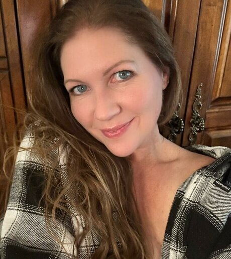 Cheryl Hawks model nice img