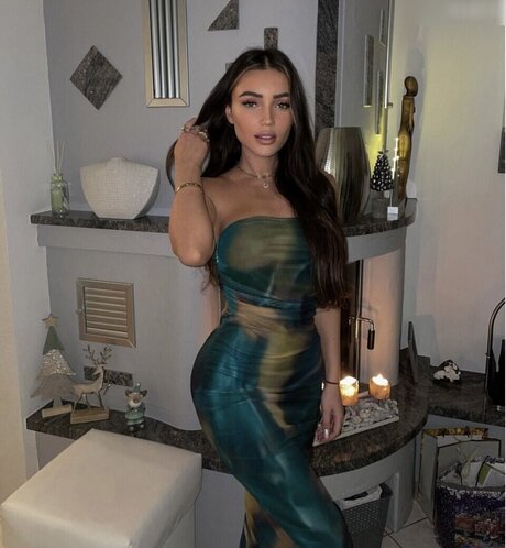 Dana Feist naked star pictures