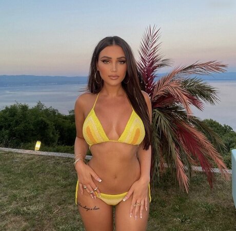 Dana Feist perfect model pics