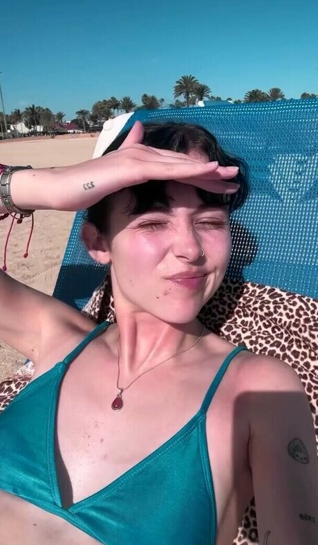 Holly Laing pornstar naked archive