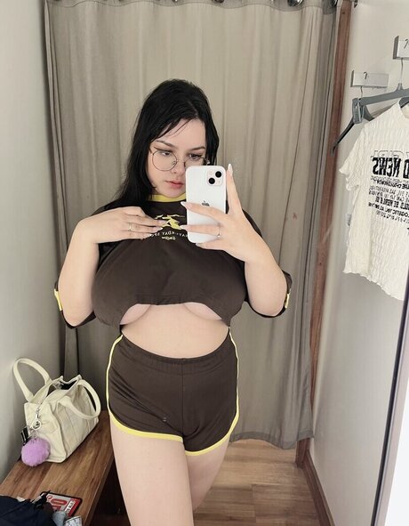 Maduu ASMR xxx actress picture