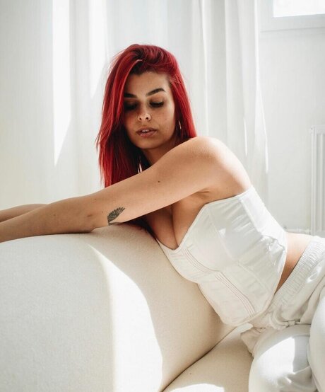 anna gazanis hot actress image