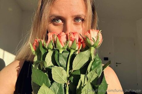 Luna Zuhause star adult images