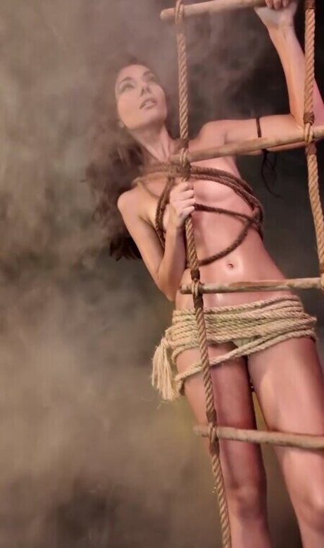 Elle Baldwinson exclusive actress archive