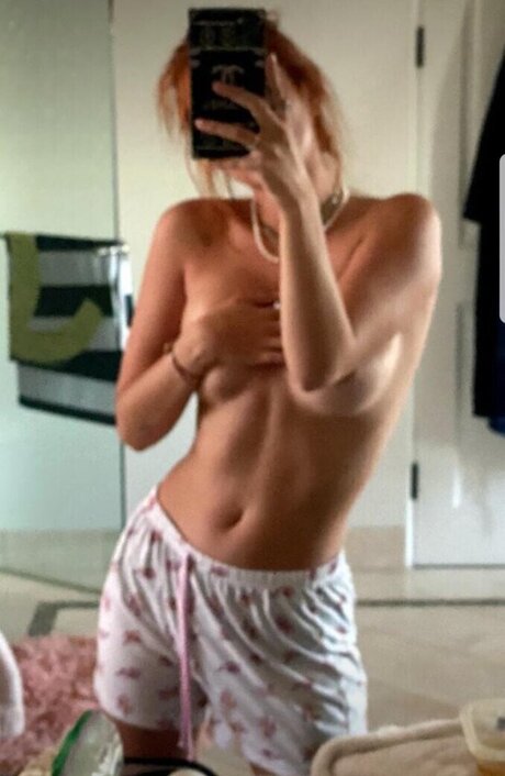 Pia Mia model nice images