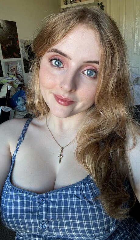 Krysttl pretty model picture