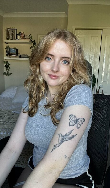 Krysttl pornographic model picture