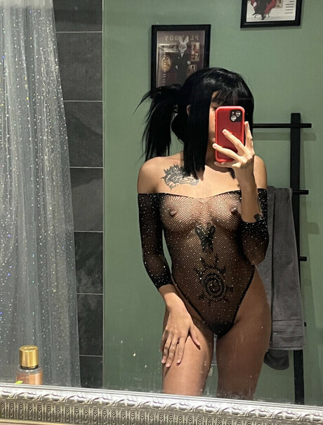 wh0rekag3 star picture