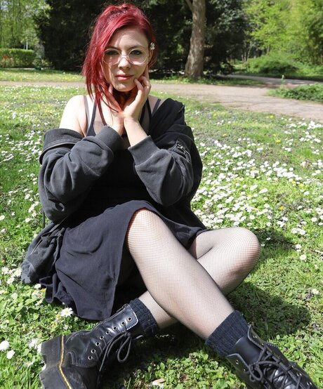 Katazuri adult model pic