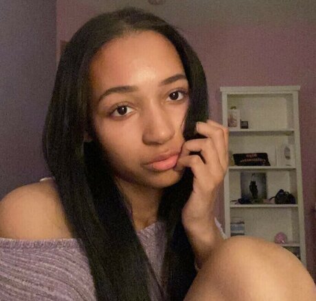 Ari Leigh Brown art pornstar photos