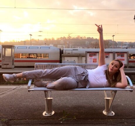 Alicia Joe art actress pictures