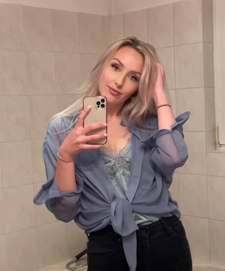 Alicia Joe star nudes pic