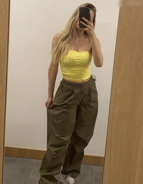 Snipsska nudes star images