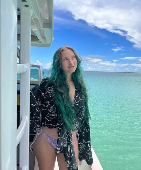 Jamie Lou Stenzel nude pornstar picture