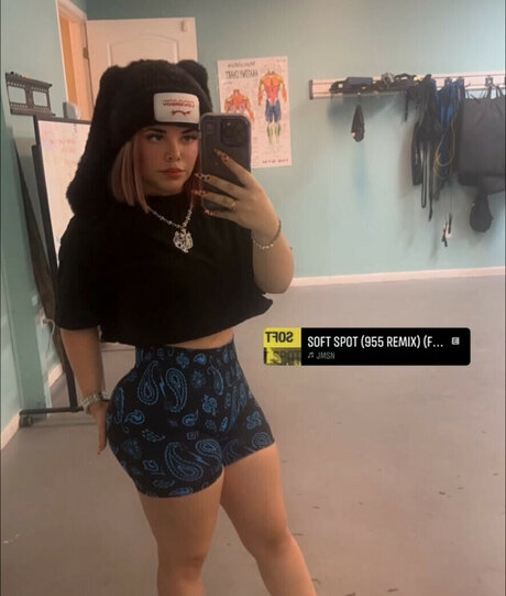 Lexis adale best model pictures