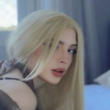 Thayse Kloppel porn model photo