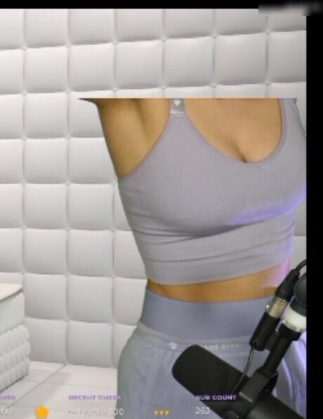 Regina Hixt erotic actress image